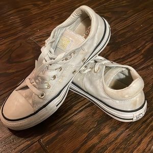 Women’s 7 gray polka dot converse sneakers